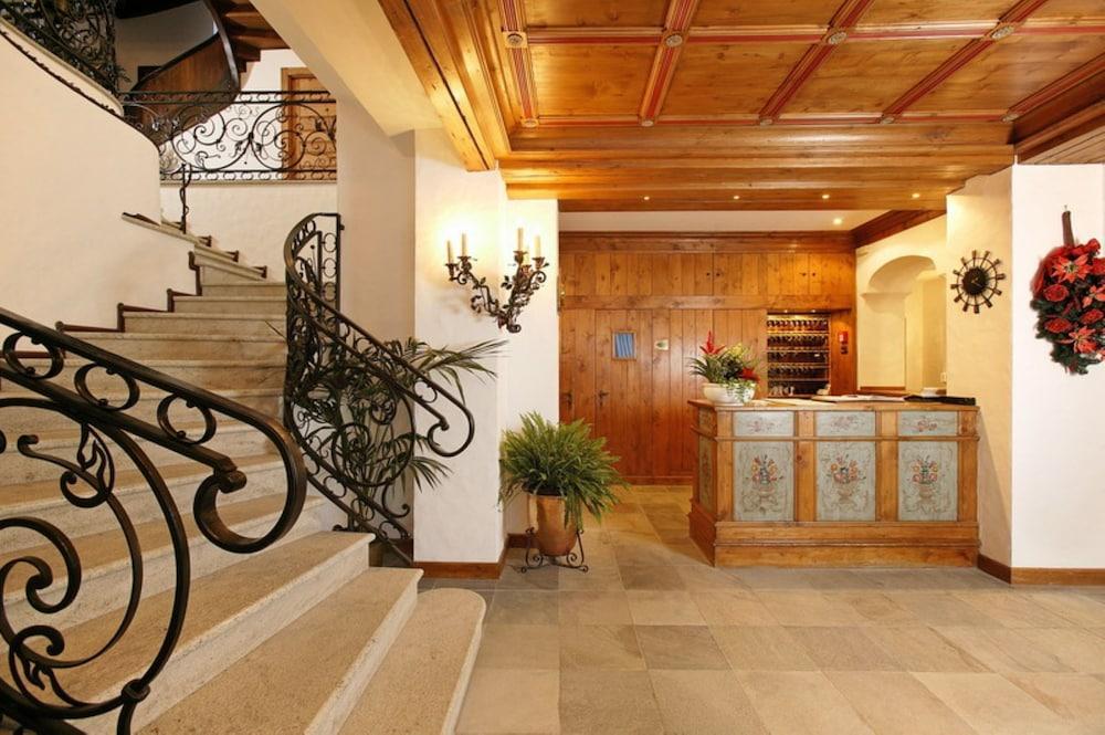 Hotel Cortina Cortina dʼAmpezzo Esterno foto
