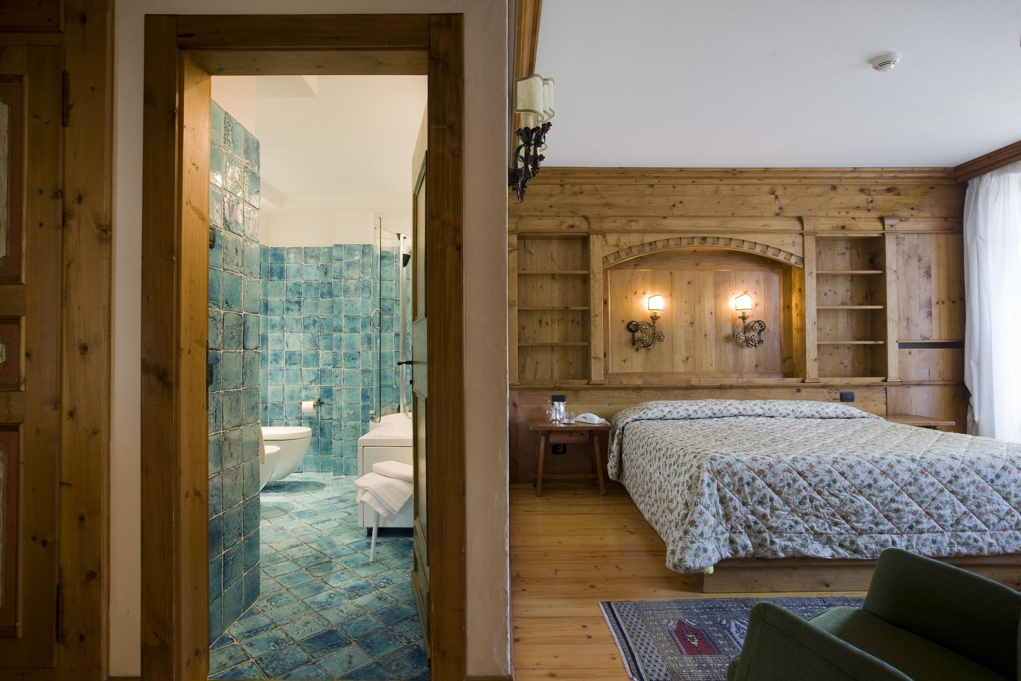 Hotel Cortina Cortina dʼAmpezzo Esterno foto