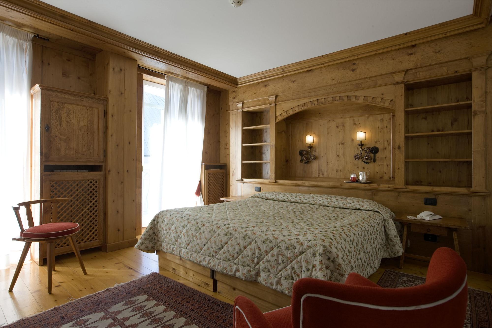 Hotel Cortina Cortina dʼAmpezzo Esterno foto