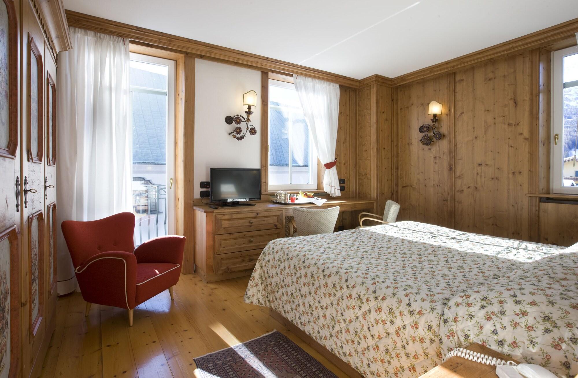Hotel Cortina Cortina dʼAmpezzo Esterno foto