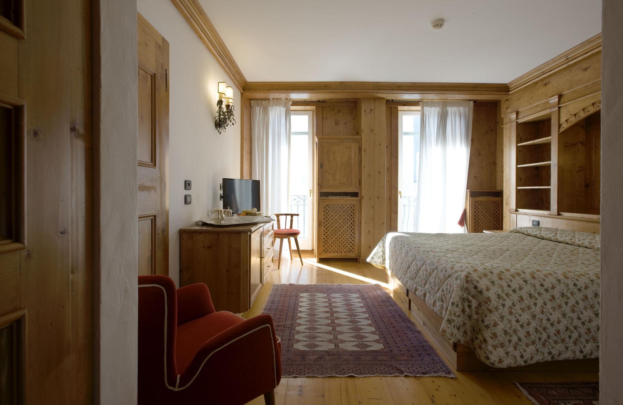 Hotel Cortina Cortina dʼAmpezzo Esterno foto