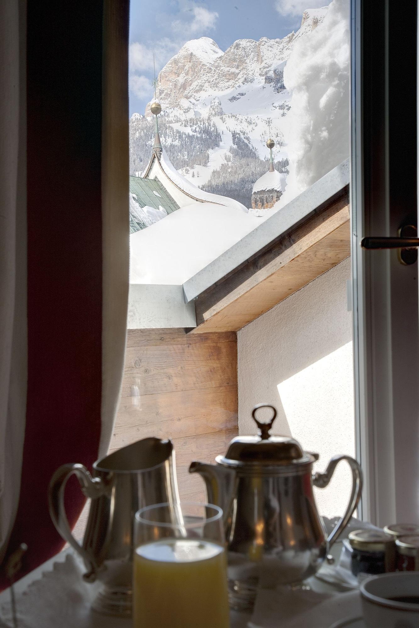 Hotel Cortina Cortina dʼAmpezzo Esterno foto