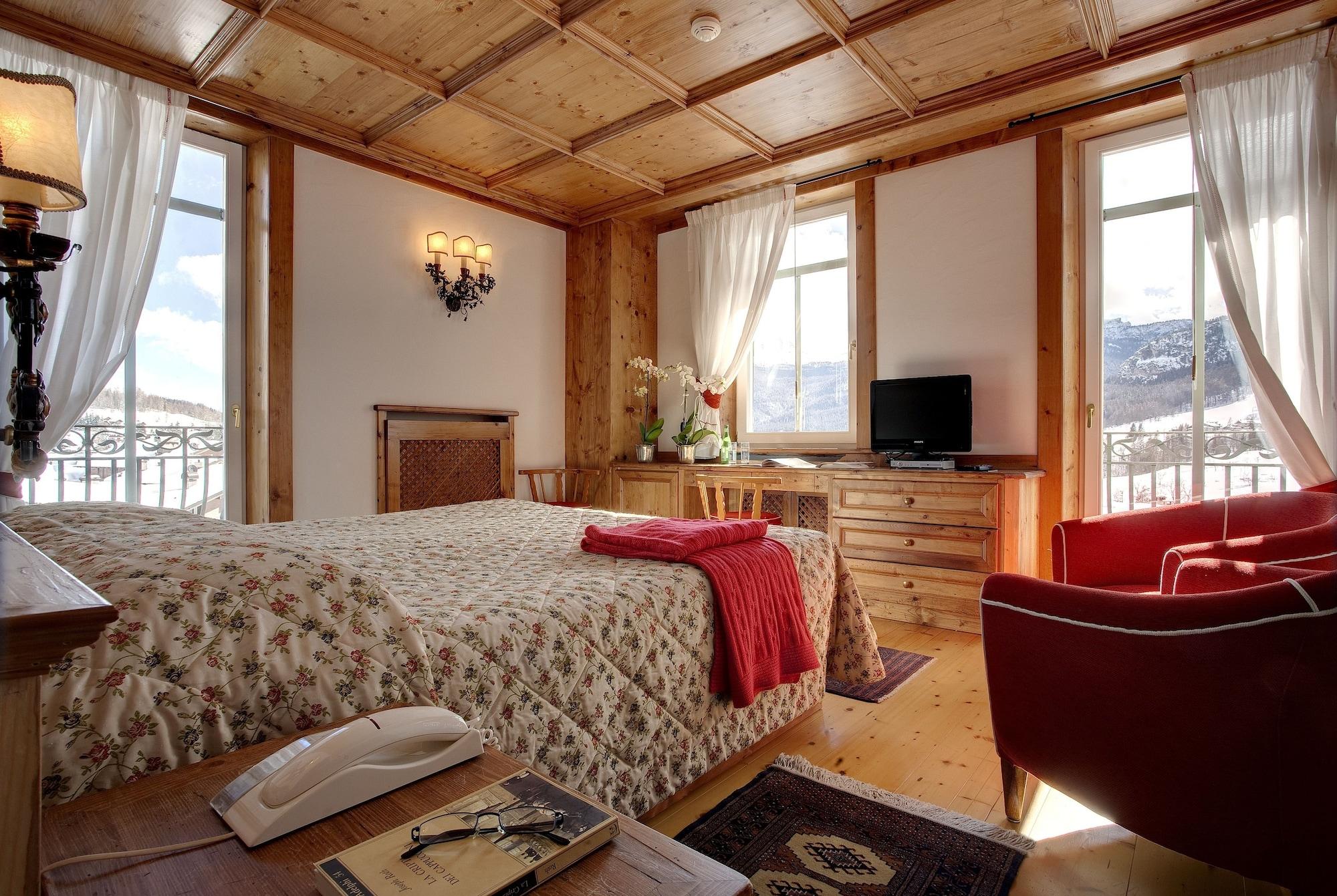 Hotel Cortina Cortina dʼAmpezzo Esterno foto