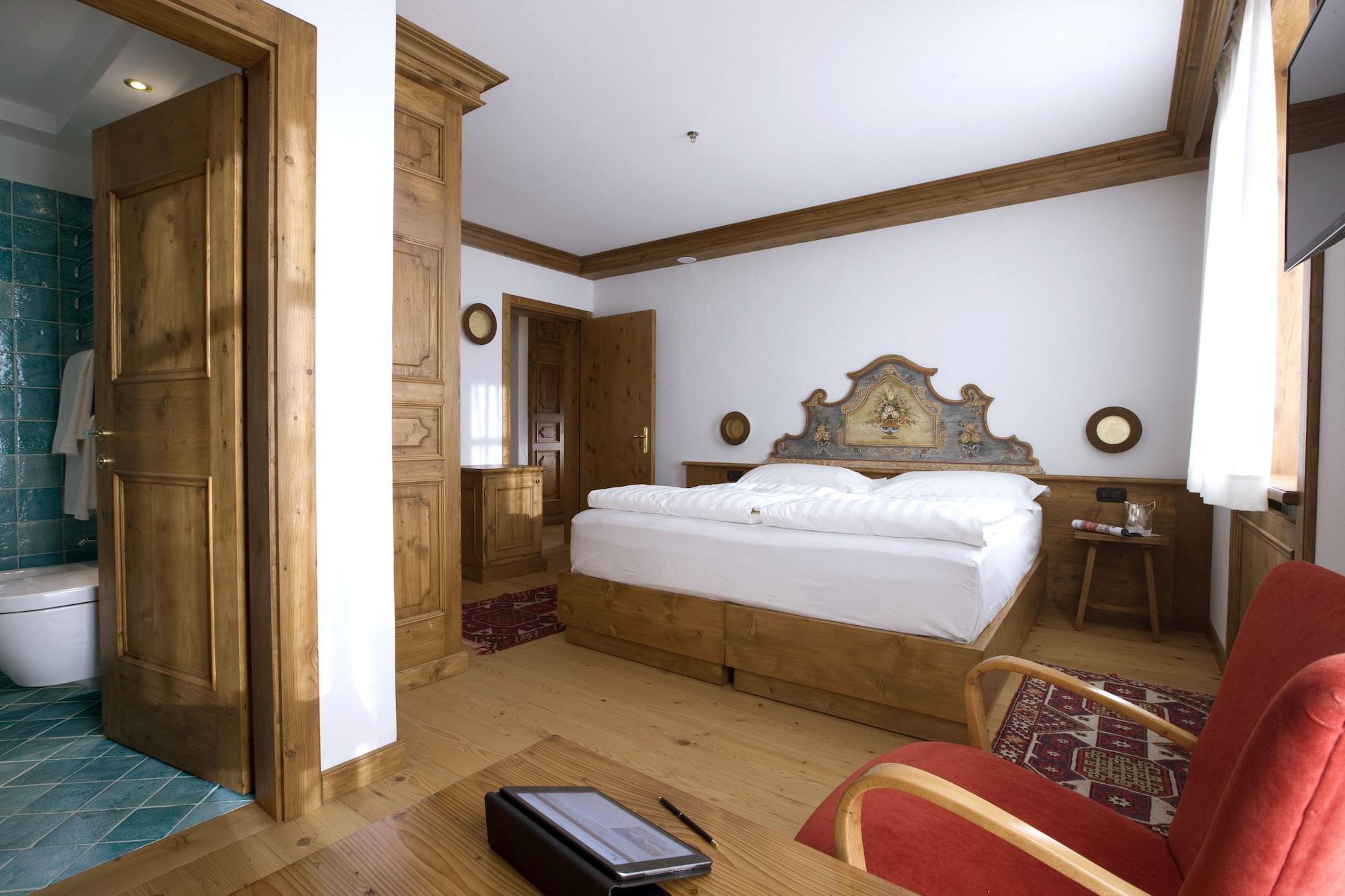 Hotel Cortina Cortina dʼAmpezzo Esterno foto