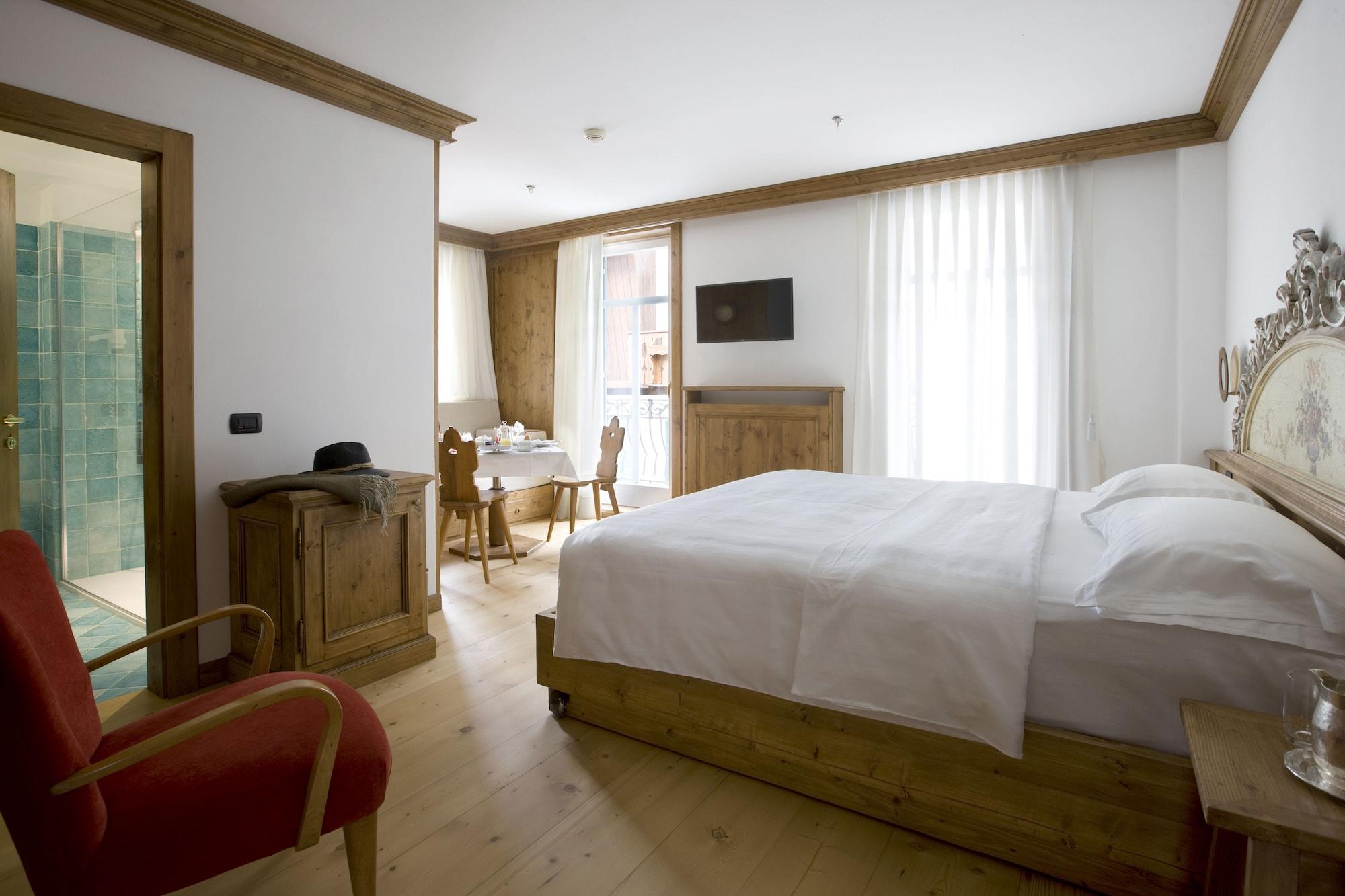 Hotel Cortina Cortina dʼAmpezzo Esterno foto